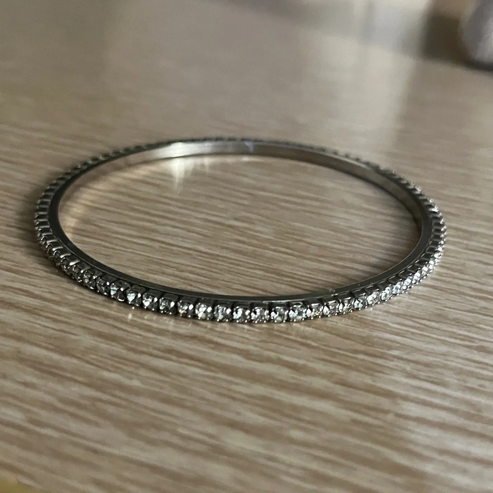 Vintage Rhinestone Bangle - Picture 12 of 12